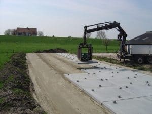 Sleufsilo bouwen | Leveren en leggen betonplaten voor sleufsilo